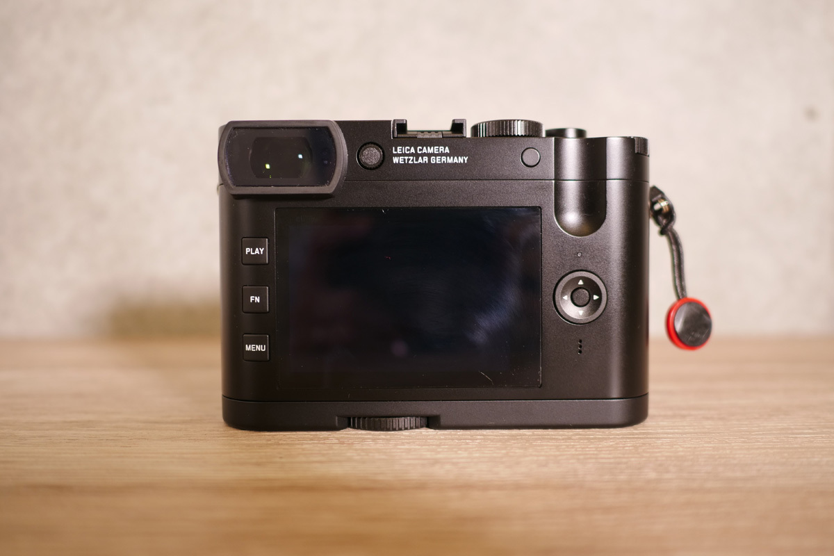 Leica Q2の背面