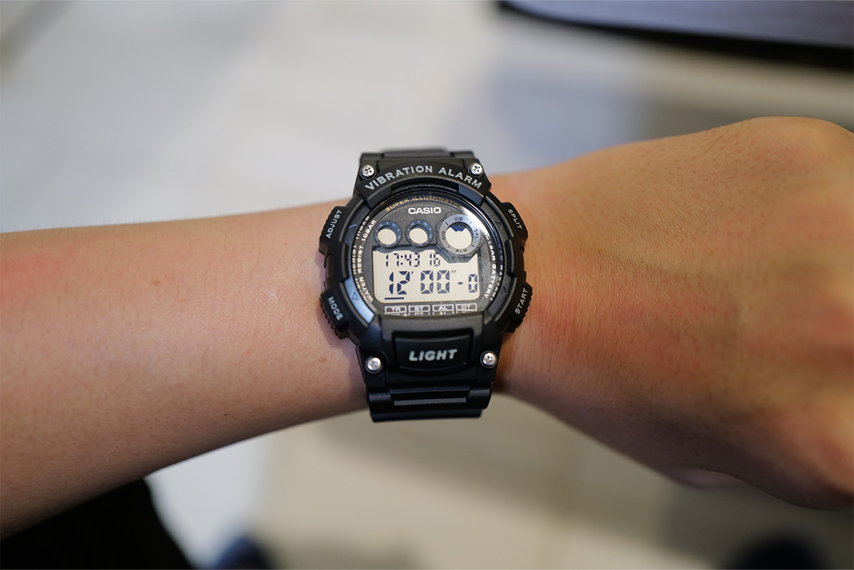 カシオの腕時計W-735H-1AJF